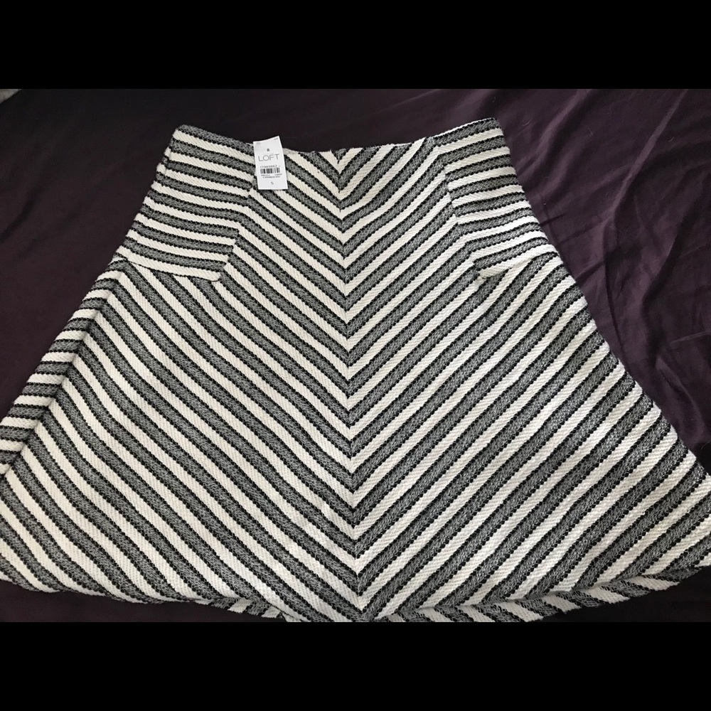 Loft Skirt - Picture 3 of 3